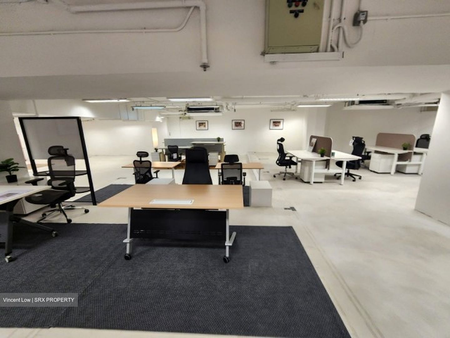 Hsbc Building (D1), Office #517692781